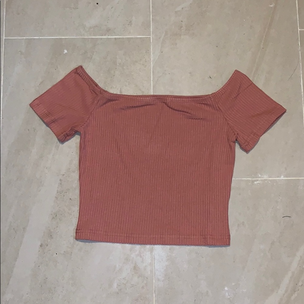OFF SHOULDER TOP